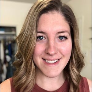 Meet your Posher, Jillian